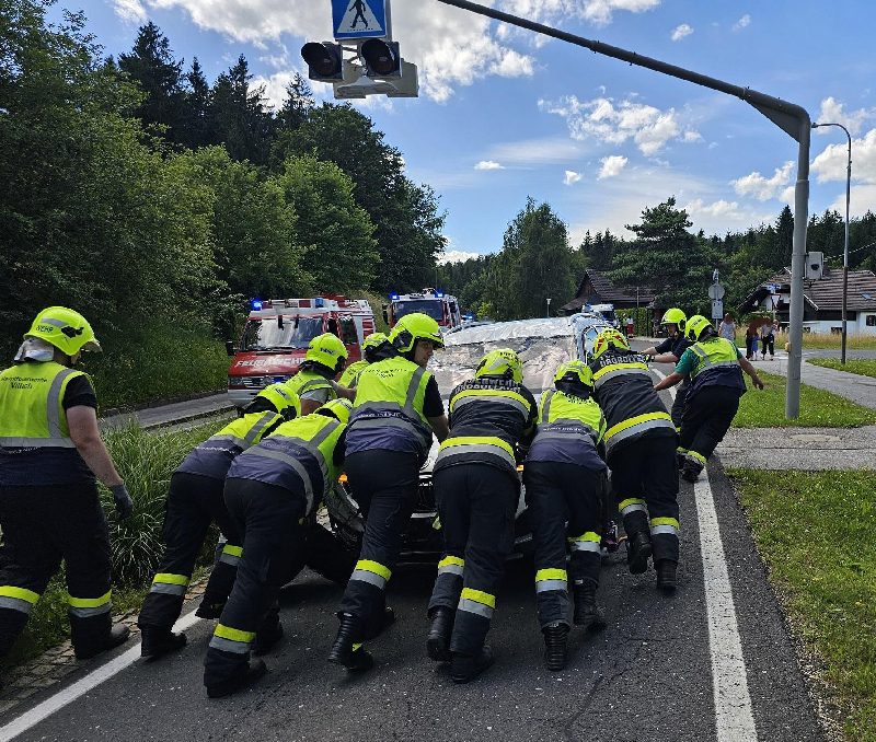 PKW Überschlag in Villach- Drobollach. (Bild 2)